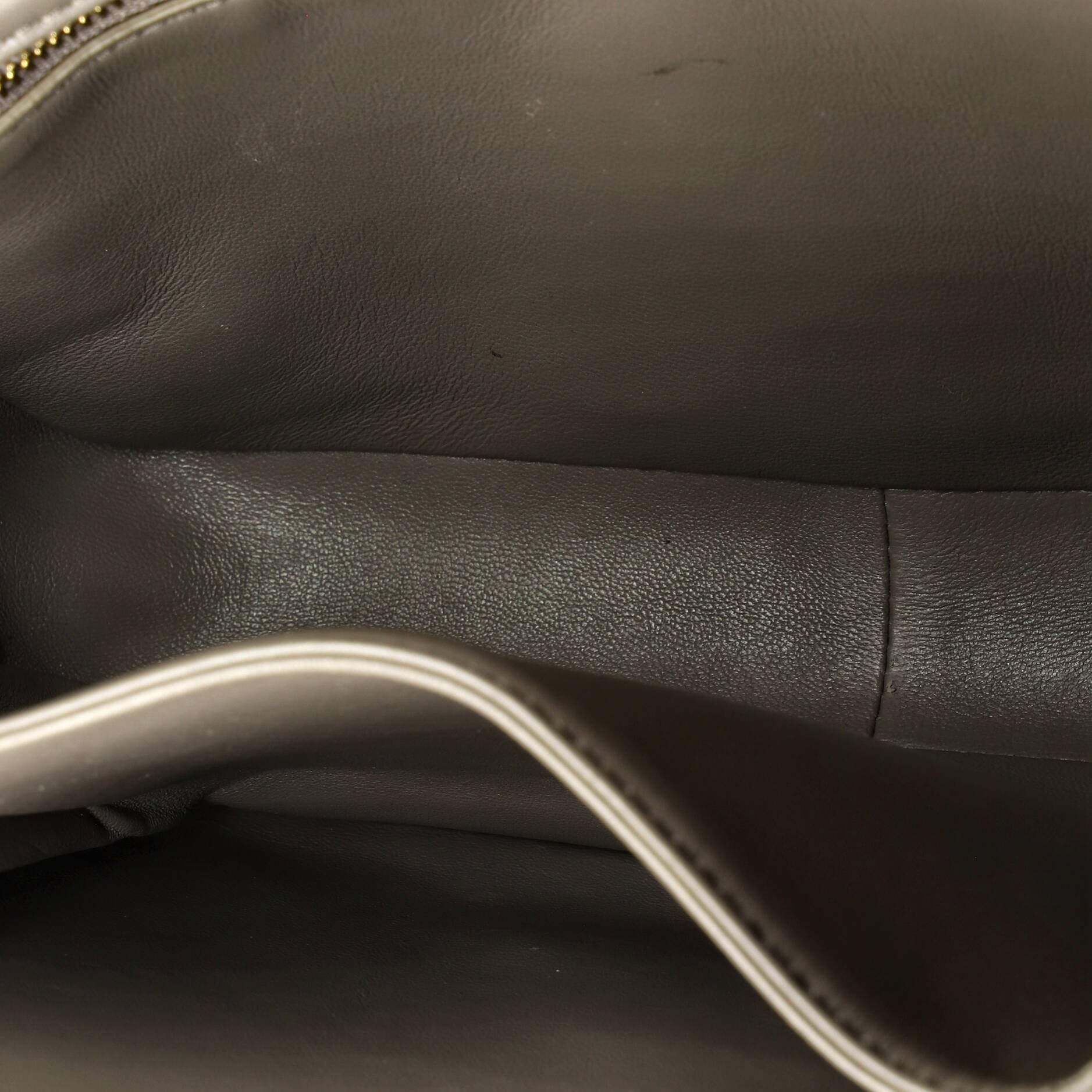 Triomphe Shoulder Bag Smooth Calfskin Medium - Image 5