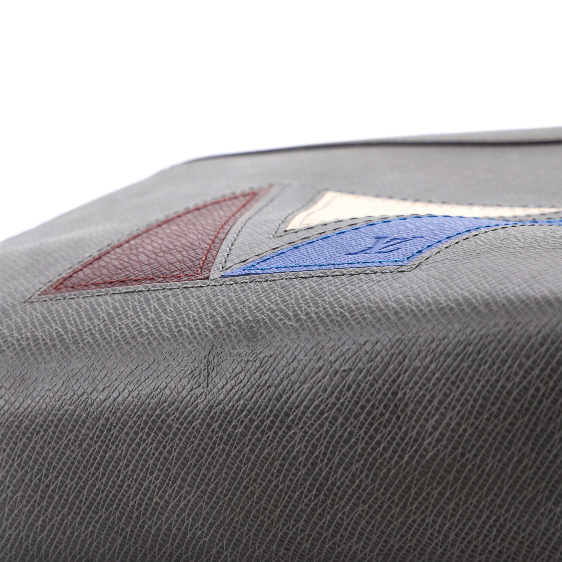 Pochette Voyage Panelled Taiga Leather MM - Image 7