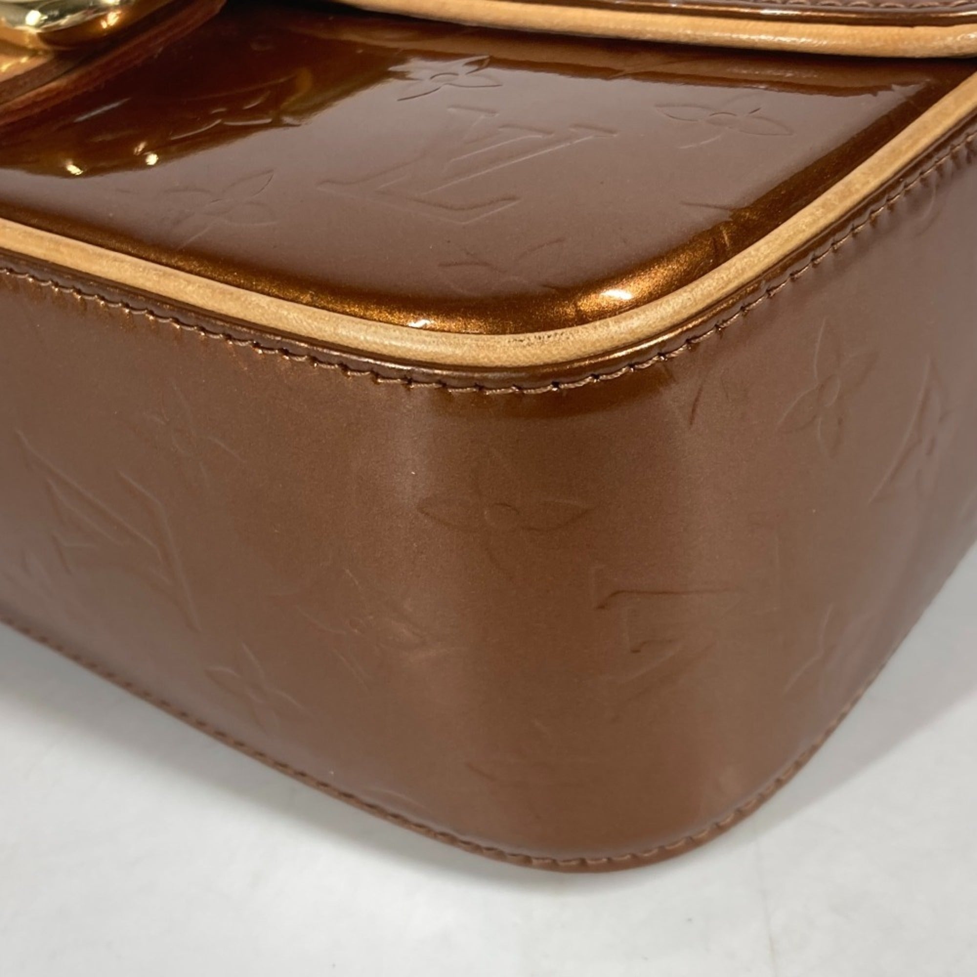 Christie Handbag Monogram Vernis GM - Image 6