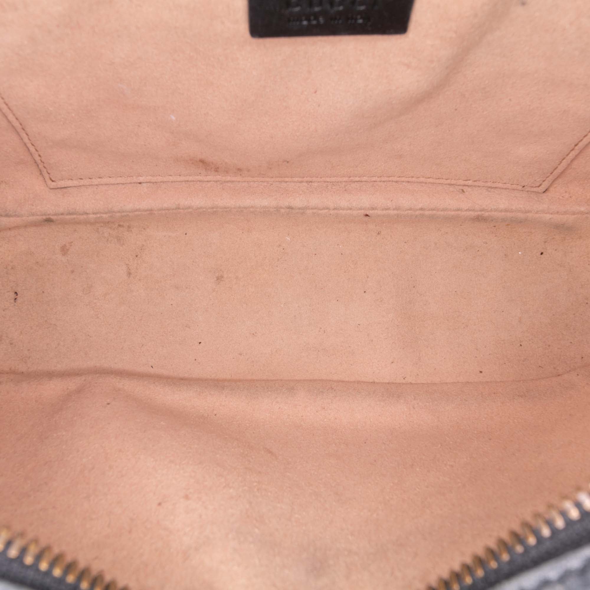 GG Marmont Shoulder Bag Matelasse Leather Small - Image 4
